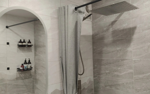 Новая комфортная студия в 5 минутах ходьбы от Храма