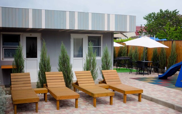 Yani Apartments