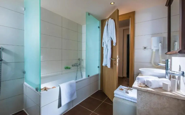 Koutrakis Suites Hotel