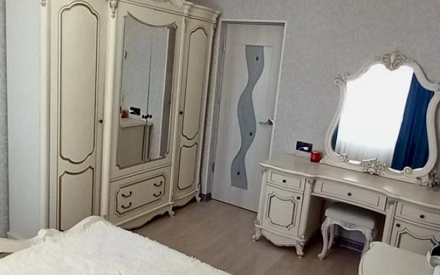 Na Lakoba Apartments