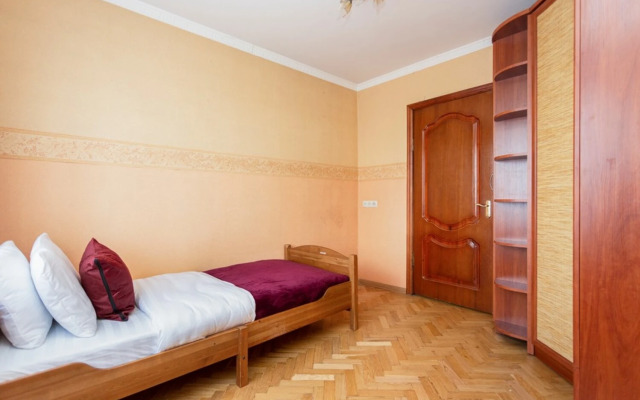 Na Ulitse Industrialnaya 15/1 Flat