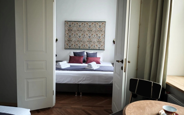 Меблированные комнаты Гости Любят на Жуковского