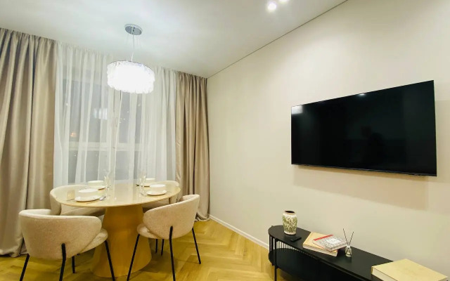 Yevro 2-Komnatnaya V Novom Dome U Ozera Kaban Flat
