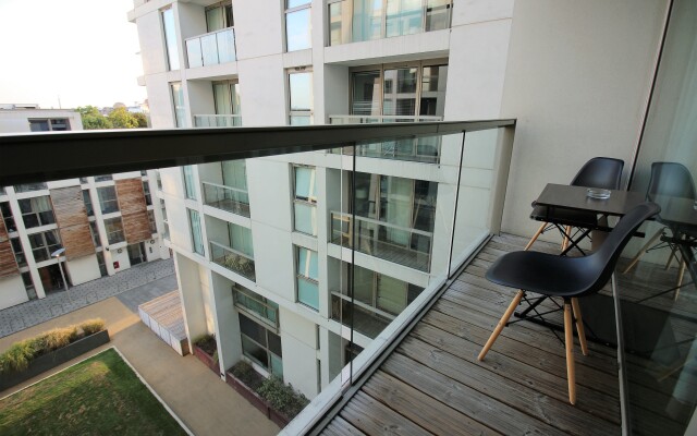 Extravagant Court Apartment