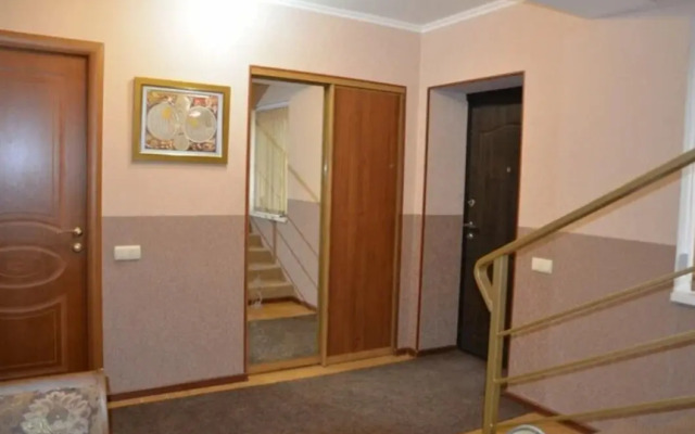 Частный дом Уютные мебелированные комнаты