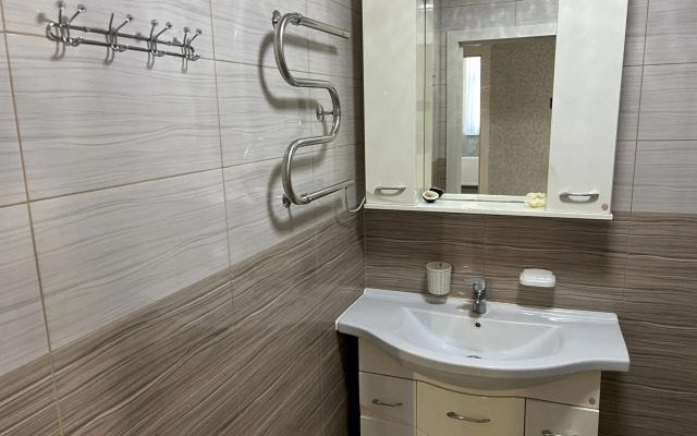 261 Mansarda 12 Min Do Plyazha Flat