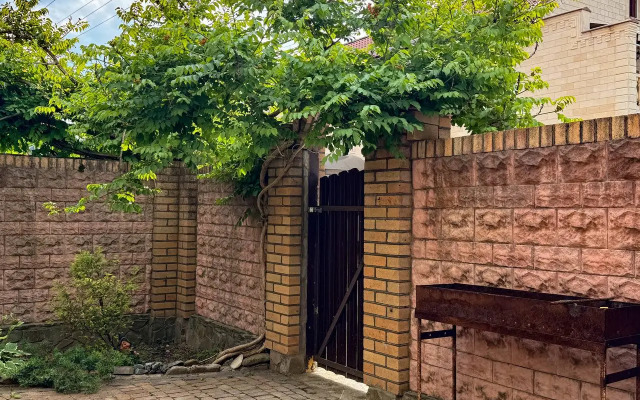 Khutorok Guest House