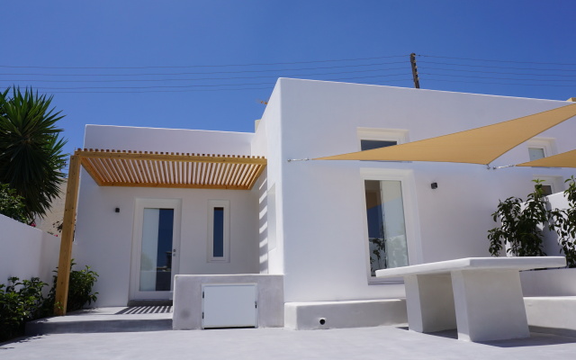 Thiro Santorini Villas Apartments