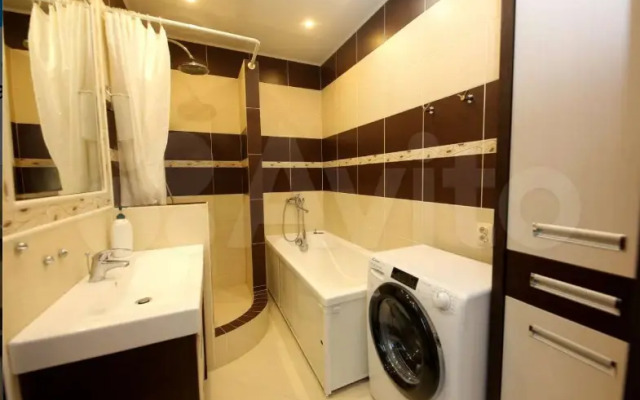 Квартира 3 комнатная квартира улица Комсомольская,75