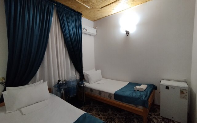 Parvina Hotel