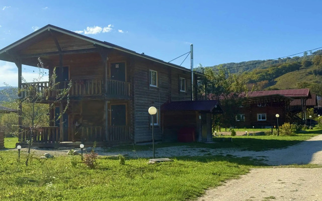 Thach from Travel Hotels Entourage