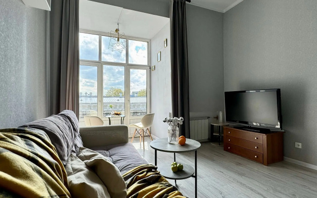 Апартаменты SivakApart c балконом на Невский и видом на набережную