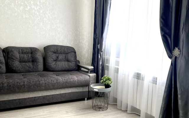 Na Uspenskogo 31b, 3 Spalnykh Mesta Flat