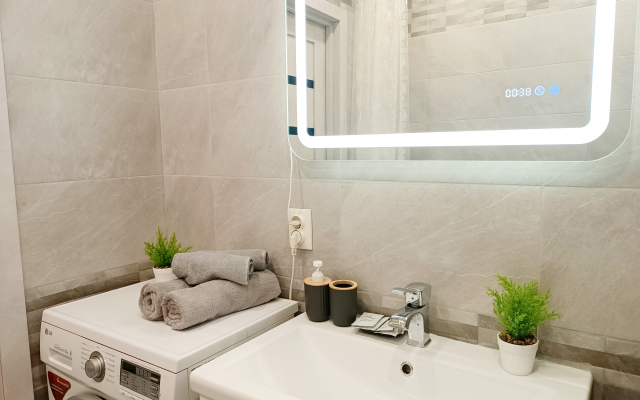 S Fontanom Vo Dvore Flat