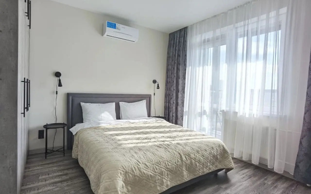 Yevrodvukhkomnatnaya ryadom s Trts Planeta Flat