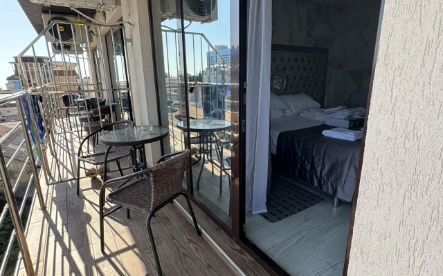 3-Kh Mestnye u Chernogo Morya Lenina 219/5 Apartments