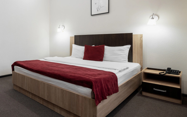 Maksim Hotel