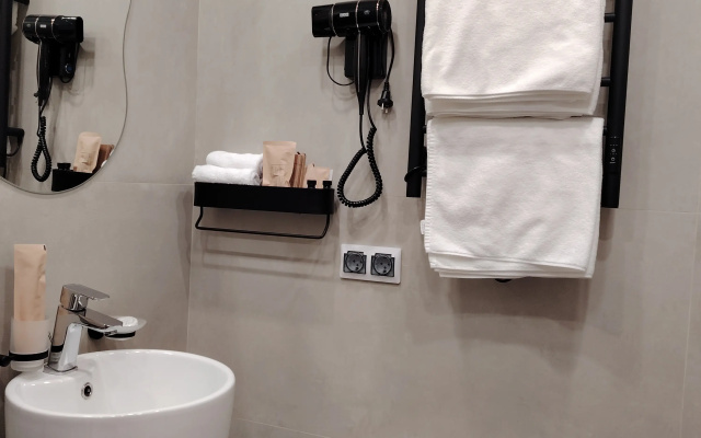 Apart-otel' 5 Geniev