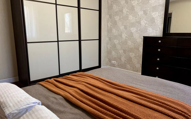 Квартира Просторная 2-х комнатная близ острова Канта