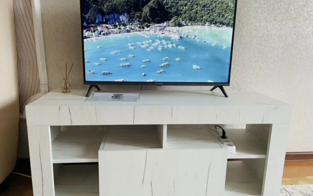 Квартира Трехкомнатная на Угольщиков, 28