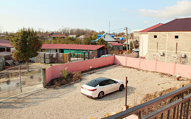 Rozovaya Laguna Guest House