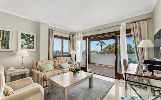 All About Villa Puente Romano