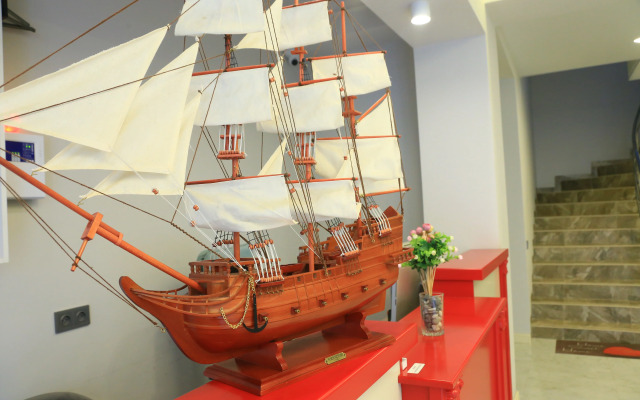 Отель Адмирал