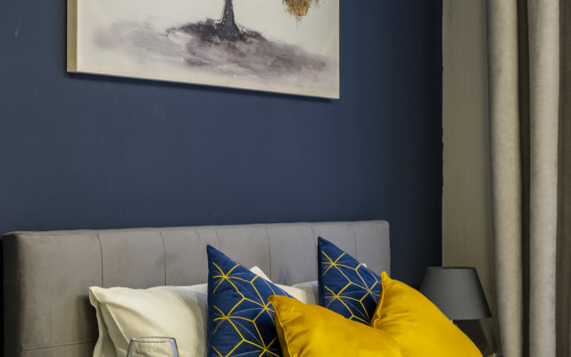 LuxApart U Metro Kupchino Apartment
