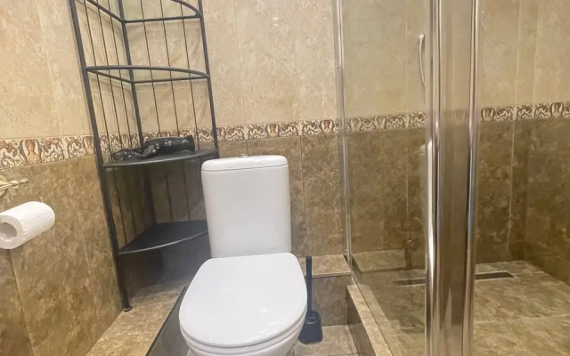 Квартира Шикарная двушка в витринными окнами