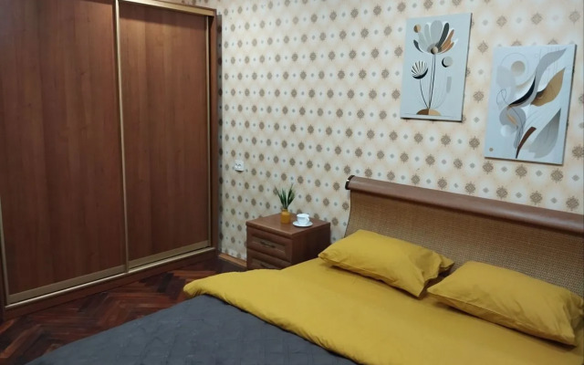 Na Ulitse Bagrationa 7 Flat