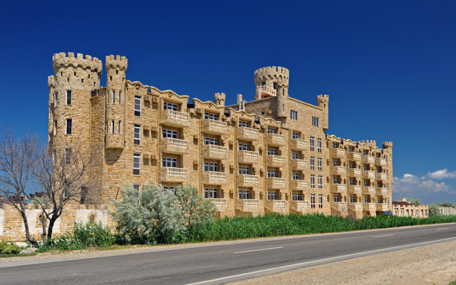 Zamok Azov Hotel