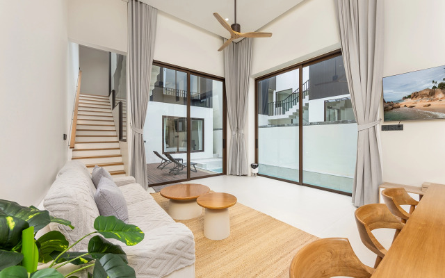 Qabalah 2BR Villa, Pool & Rooftop near Bangtao Villa