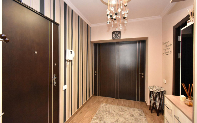 2-K. na Pr. Mashtotsa, Ma717 Flat