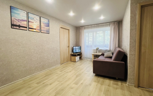 Dvushka na Kalinovskoy tsentr Flat