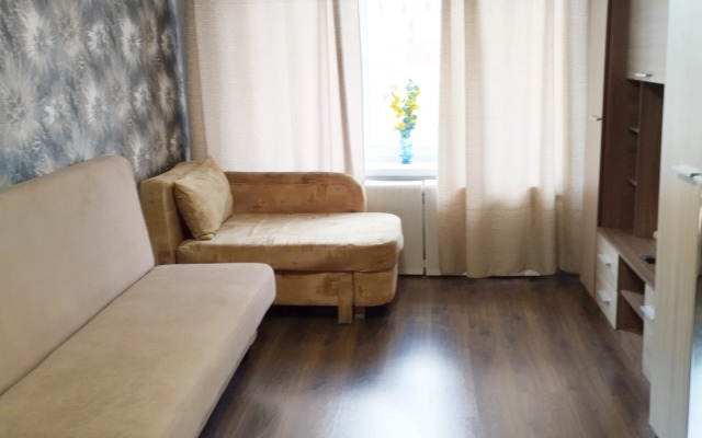 Ulitsa Shmidta, 10 Apartments