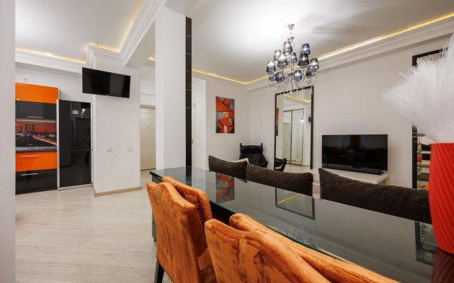 Апартаменты у Эрмитажа 12 гостей Б.Конюшенная 12