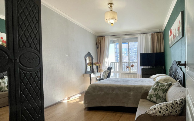 Potryasayuschaya S Vidom Na Gorod Flat