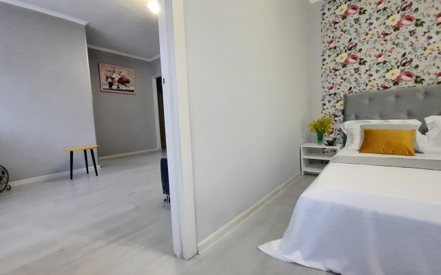 Апартаменты двухкомнатные у Рыбной деревни