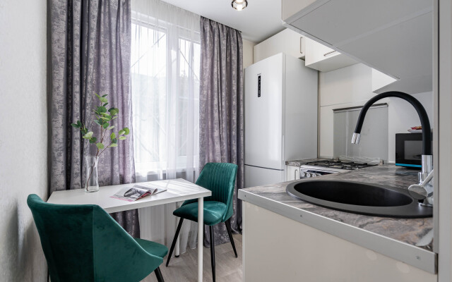 Light U Leninskogo Prospekta Satin Home Flat