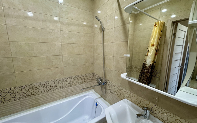 Na Ulitse Velizhanskaya 66k1 Flat