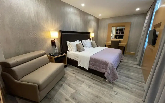 Golden Palace Hotel
