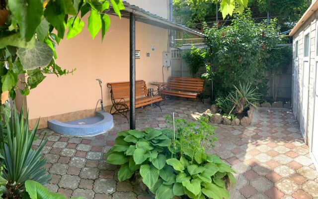 Гостевой Дом Черноморский Дворик