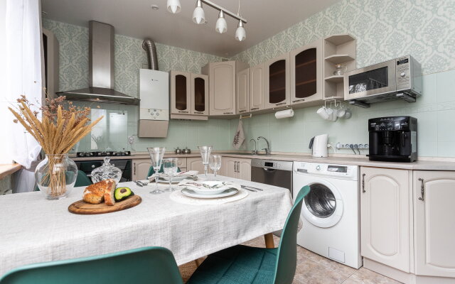 Квартира Двухкомнатная вид на Ботанический сад на 2 этаже