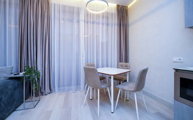 9 Krymskiy Mamayka Apartment