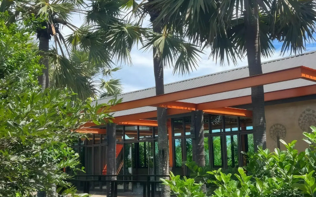 Отель Wow Phuket