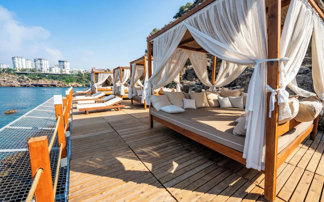 La Boutique Hotel & Suites (Adult Only 16+)