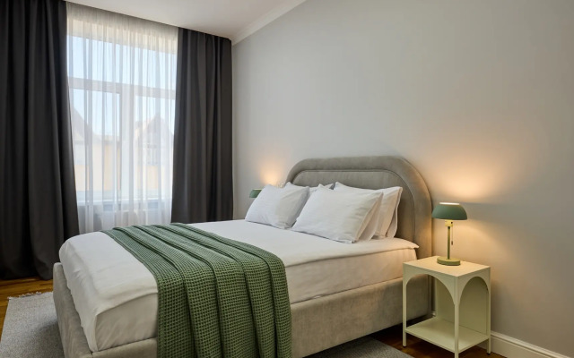 Yevrouyut Prostornye Trekhkomnatnye Nedaleko Ot Tsentra Apartments