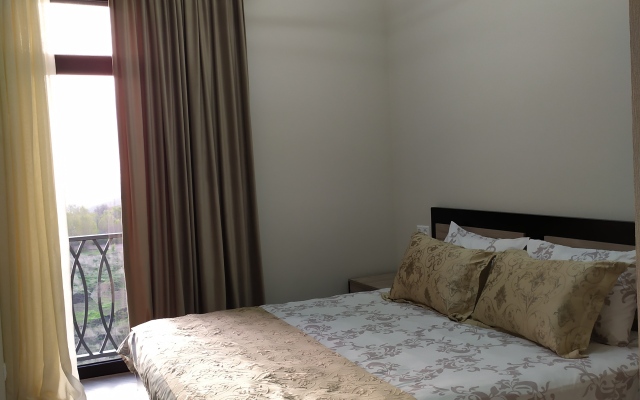 1BR Apt with pool &spa Alvina by Jazzy Apartments