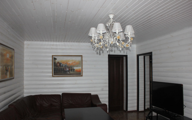 Частный Дом на Берегу Моря с Бассейном