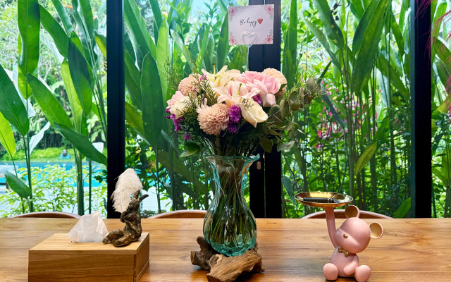 Chakola with Koi Pond Villa